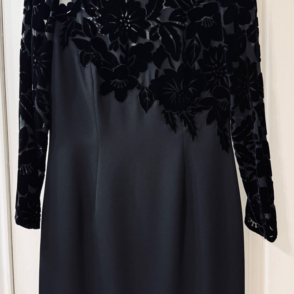 Carmen Marc Valvo Black Floral Long Sleeve Dress
